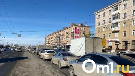 Огромная пробка образовалась на Ленинградском мосту перед парком Победы