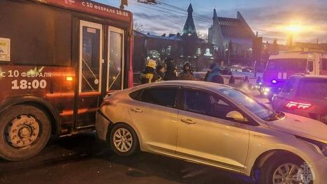 В Омске выросло число пострадавших в аварии на Комсомольском мосту