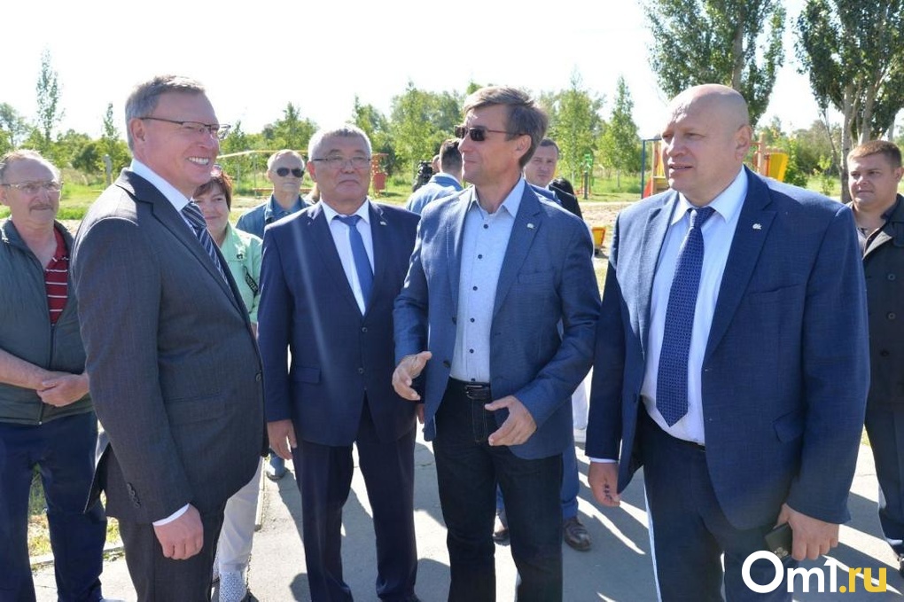 Александр Бурков проинспектировал важные объекты самого крупного округа Омска