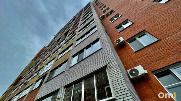 Опровержение! Подозреваемый омич, напавший на бабушку в подъезде, не причастен к преступлению