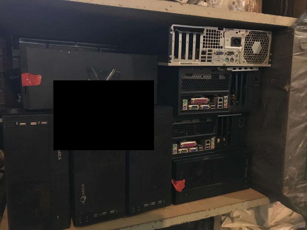 Имущество должников продают в Новосибирске: автомобили без ключей и 50 телефонов