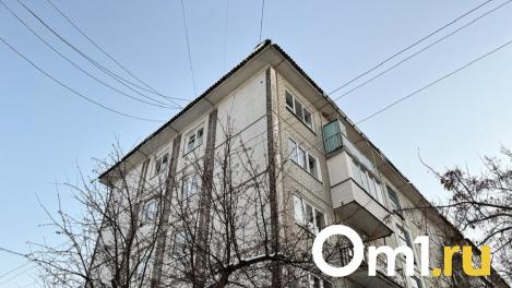 Новосибирская пенсионерка три года живёт под угрозой обрушения потолка