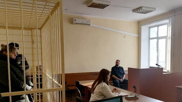 Омичку, которая выбросила свою новорождённую дочь в мусорку, отправили в СИЗО