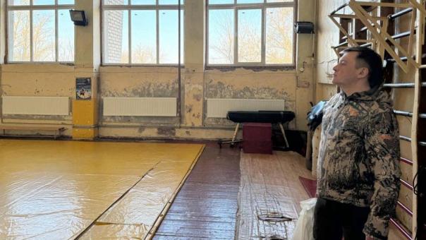 Гендиректор «Омскэлектро» Андрей Жуковский в г. Стаханове ЛНР подписал план помощи подшефной организации