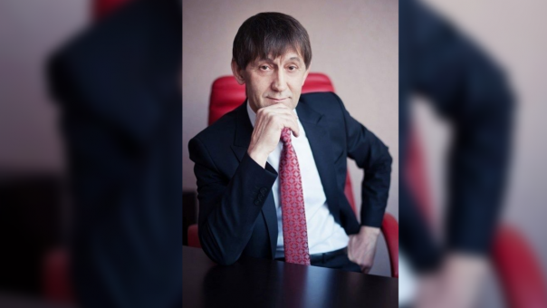 В Новосибирске на рабочем месте умер ректор СГУгиТ Александр Карпик