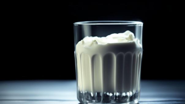 Этот кисломолочный продукт обязателен после 50 лет — результат уже на следующий день
