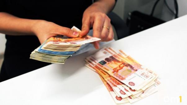 Больше половины омичей связаны со сферой торговли