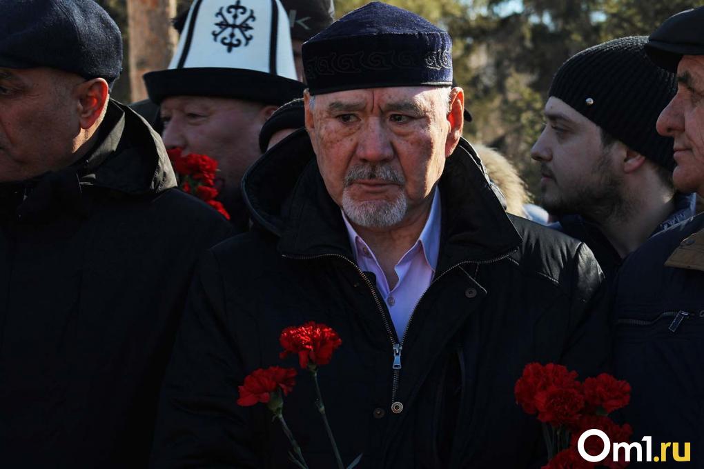 «Такое зло свершилось»: сотни омичей почтили память погибших в «Крокусе»