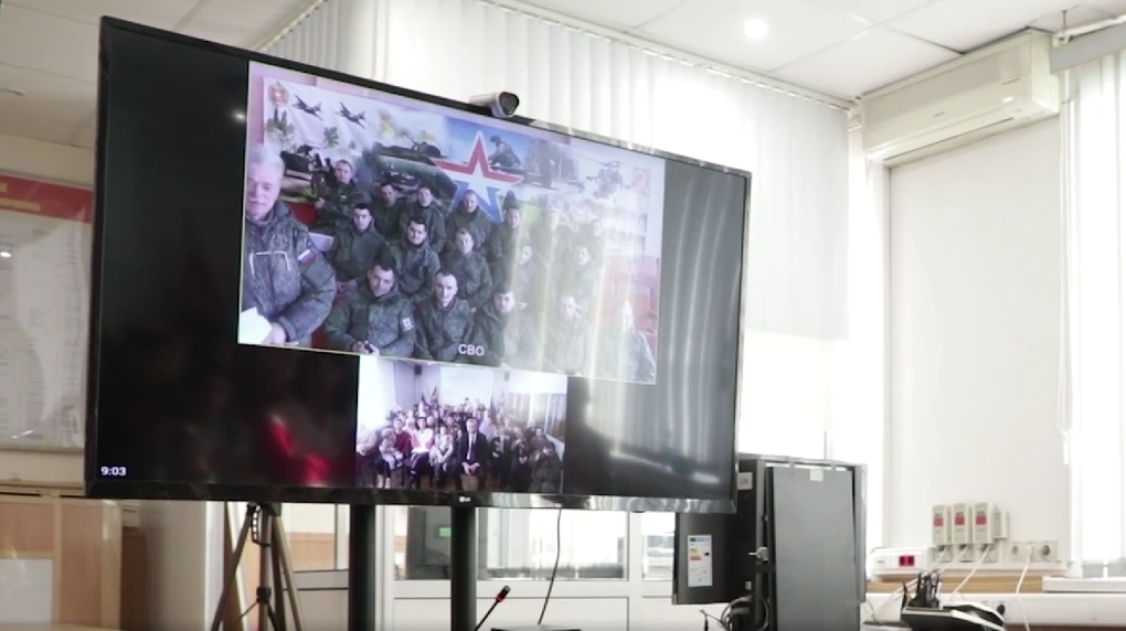 В Новосибирске провели телемост с военнослужащими в зоне СВО
