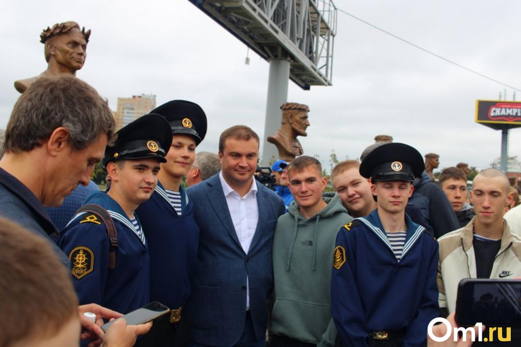 В Омске торжественно открыли вторую часть Аллеи олимпийцев