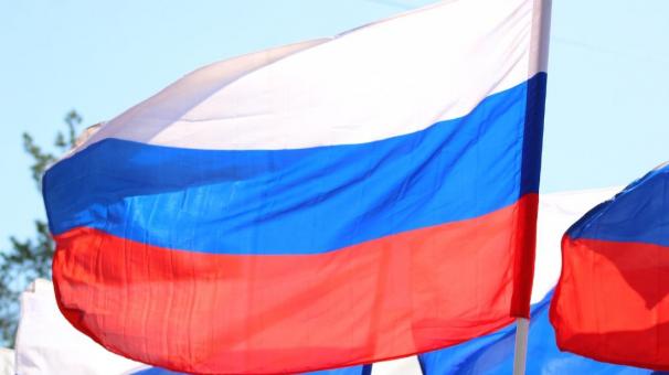 Гигантский флаг России: почему новосибирские организаторы скупают 27-метровые полотнища перед 12 июня