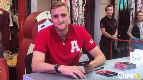 Волков объяснил, почему решил играть за «Авангард» и подписал контракт на три года