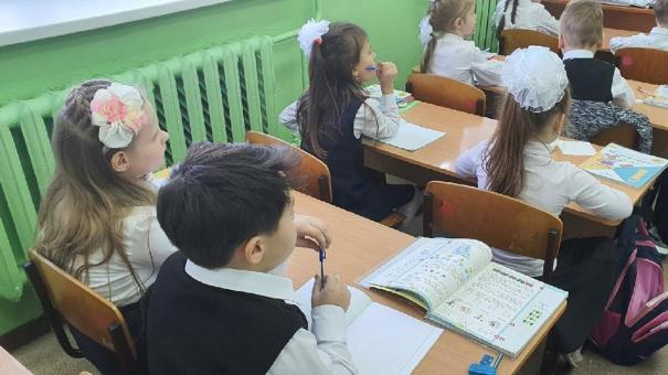 Детей хотят отправлять на перевоспитание за решётку — правильно ли это? Ответ новосибирского психолога