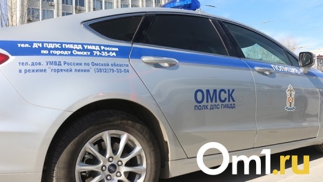 Омич, угрожая подросткам, украл у них телефон за 20 тысяч рублей