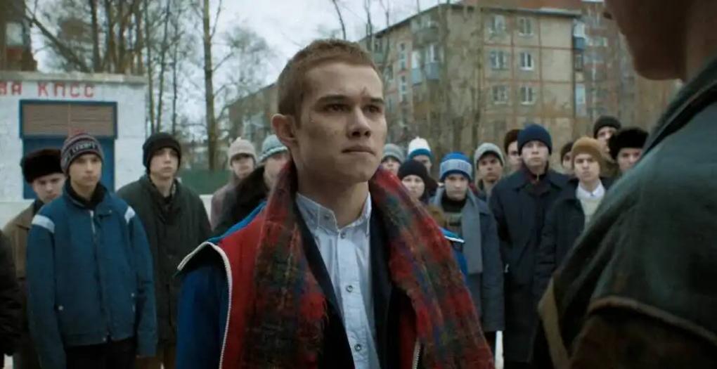 Детская смерть и криминальная романтика: чем шокирует новый сериал «Слово пацана. Кровь на асфальте» 18+