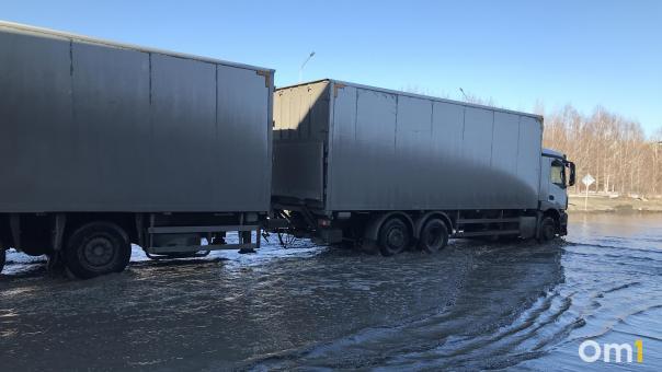 В Омске планируют закрыть для грузовиков 12 улиц