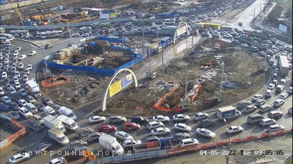Сразу два ДТП произошли на площади Труда в Новосибирске. ФОТО