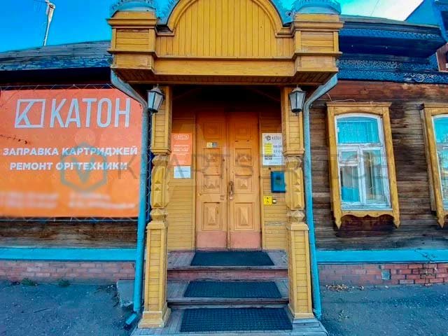 В центре Омска за 12 миллионов рублей продают 122-летний дом под офис