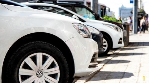 Водители «автохлама» и мотоциклисты: стало известно, кого боятся омские автомобилисты