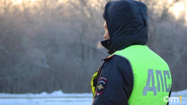 В Омске легковушка въехала в маршрутку с пассажирами