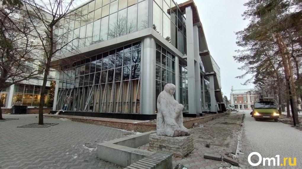 Сносят стены: Park Cafe продолжают разбирать в центре Новосибирска