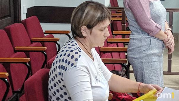 «Мама, почему папа холодный?»: омичке, убившей мужа при ребенке, грозит 15 лет колонии