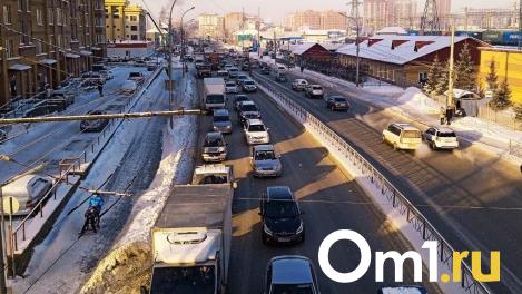 Омские водители могут лишиться прав на 1,5 года за нечитаемые номера