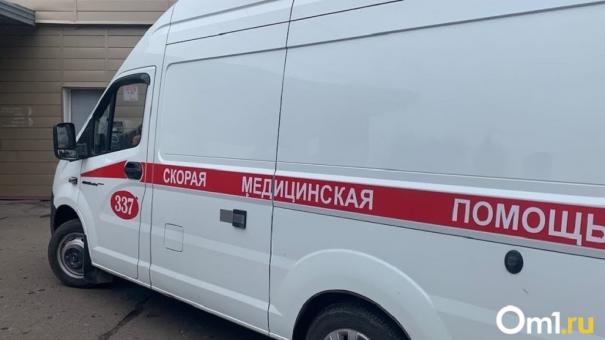 Тело положили у подъезда: в Омске на рабочем месте умер председатель ТСЖ