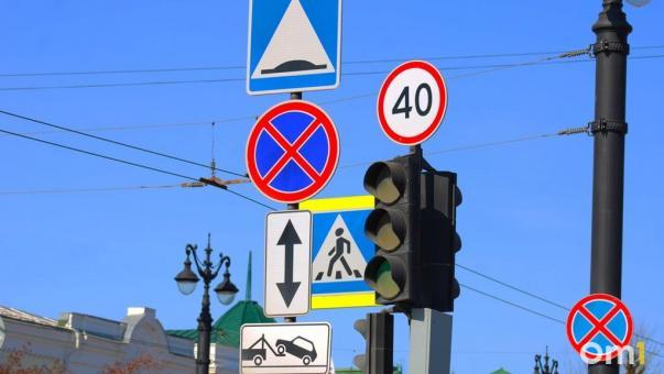 Омичам грозят серьёзные штрафы за проезд на жёлтый сигнал светофора