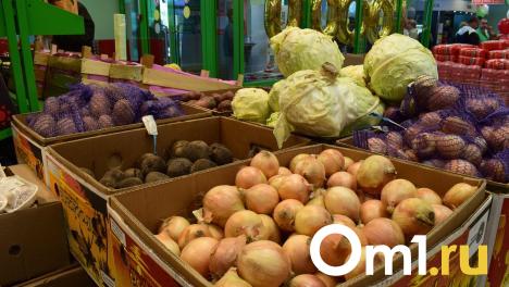 В Омской области рухнули цены на ряд основных продуктов: что стало дешевле?