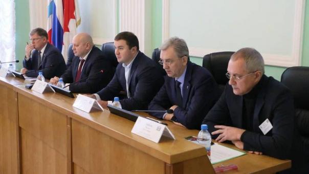 В Омске при участии Виталия Хоценко открылась конференция Ассоциации сибирских и дальневосточных городов