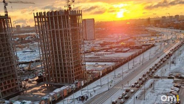 Первый снег в Омске вызвал пробки до 8 баллов