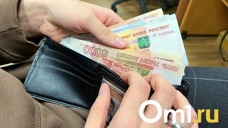Ни стыда, ни совести. Любезный омич пропустил пенсионерку на кассе, а потом ограбил в подъезде