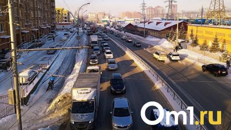 В утренний час пик пробки в Омске достигли 7 баллов