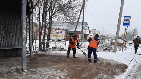 Омские улицы очищают от снега