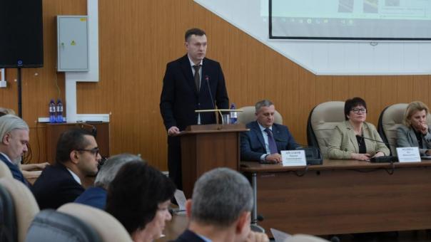 Депутаты единогласно избрали Семёна Лапицкого мэром Бердска