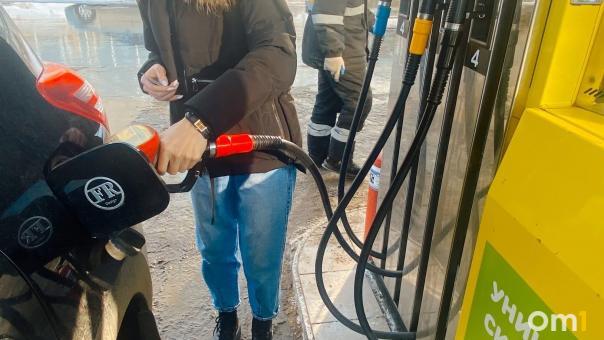 В Омске вновь подешевел газ для машин