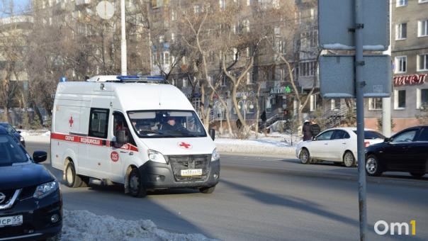 Из-за новогодних фейерверков двое омичей попали в больницу