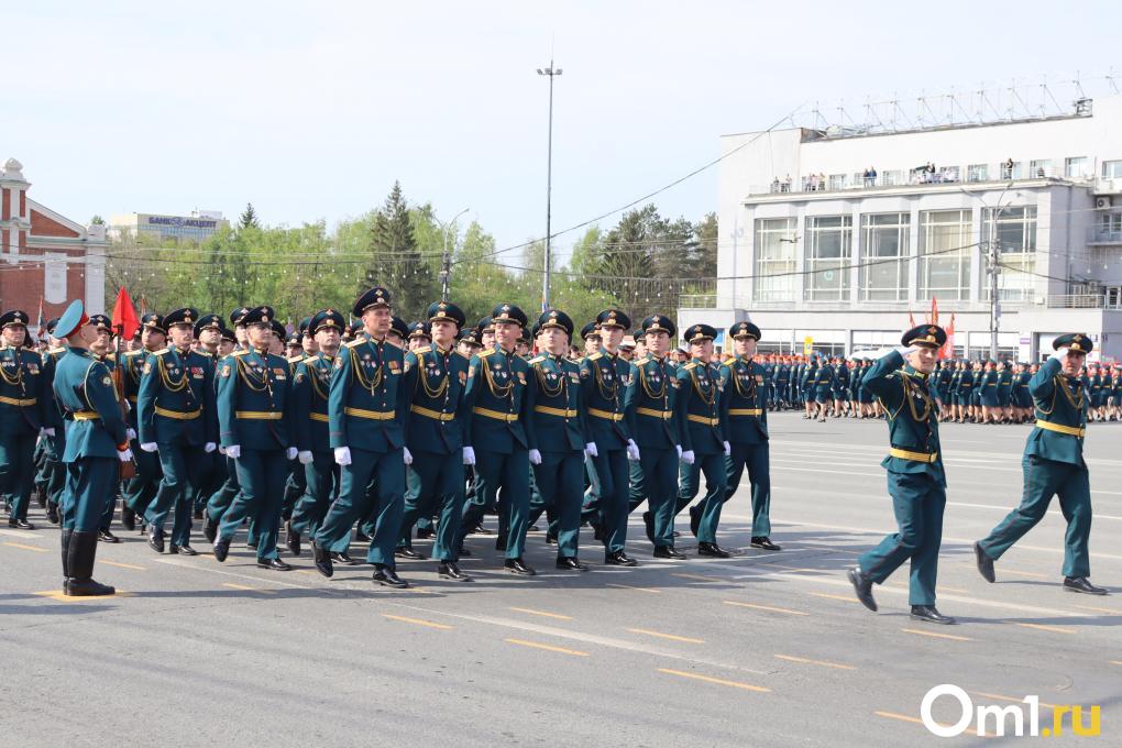 2 500 военных и 30 единиц техники: Новосибирск отметил 80-летие Великой Победы