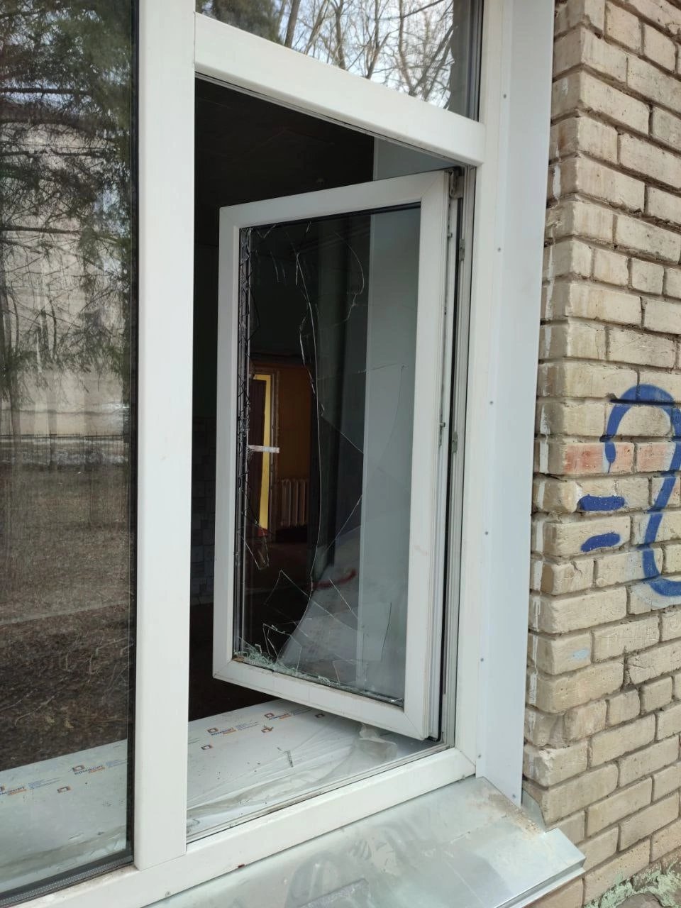 Неизвестные разгромили приёмную депутата новосибирского горсовета Светланы Каверзиной