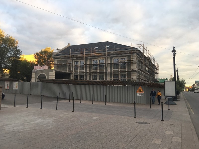 Исчезла старинная чугунная ограда в центре Омска