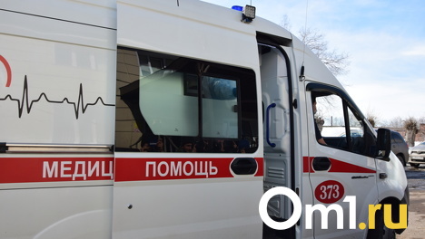 Второй раз за неделю в Омске опрокинулся автомобиль скорой помощи