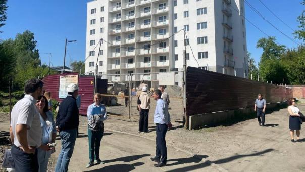 Новосибирск: когда дольщикам Первомайской наконец достроят дом — раскрыты сроки