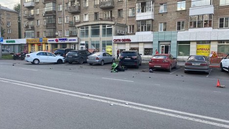 На левом берегу Новосибирска иномарка сбила мотоциклиста