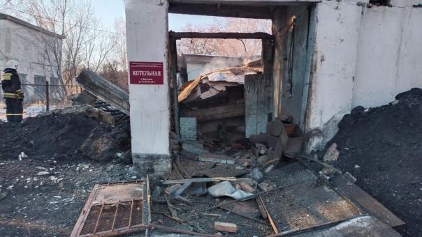 Кочегара, пострадавшего при взрыве в школьной котельной, экстренно госпитализируют в Омск
