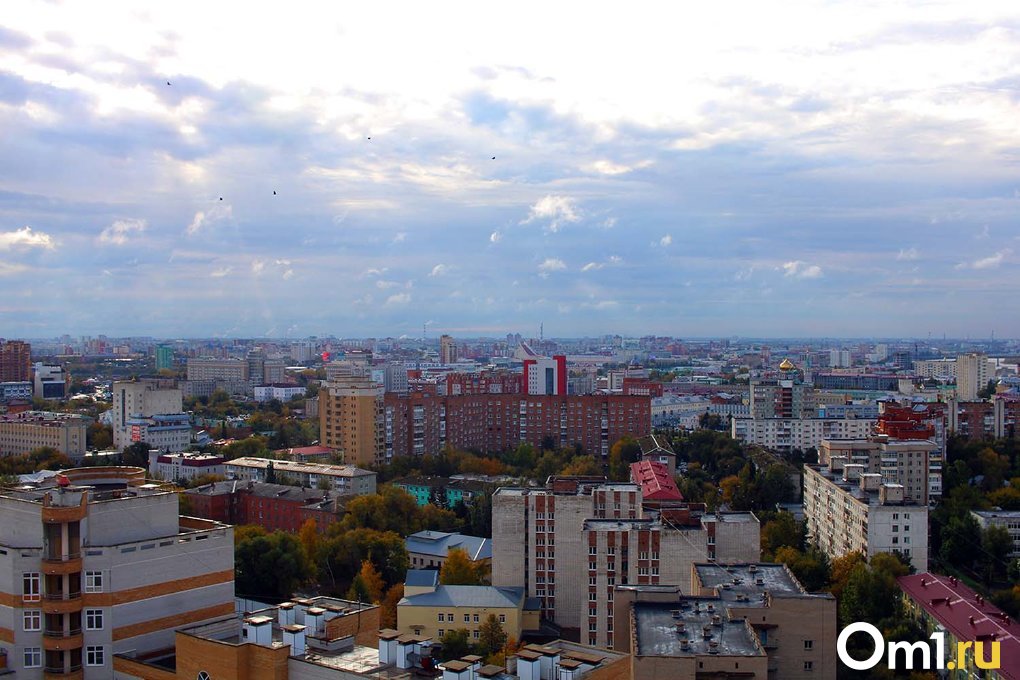 Побывали на крыше омской 21-этажки: посмотрите, каким видом наслаждаются её жители