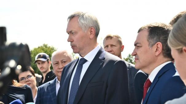 Андрей Травников лично проверил парк «Чемской берег»: работы идут быстрее графика