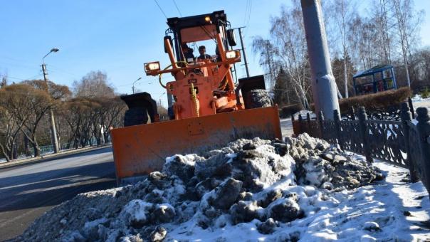 Мэр Новосибирска поручил организовать бесперебойную уборку улиц в новогодние дни