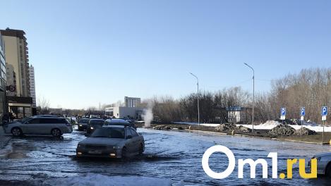 В Рябиновке затопило единственную дорогу, которая соединяет микрорайон с городом