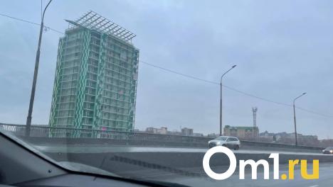 В Омске затопило зелёную высотку возле Фрунзенского моста